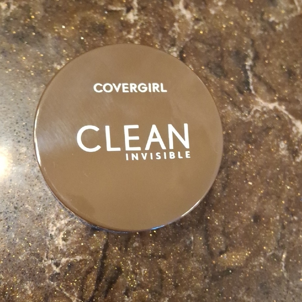 COVERGIRL Clean Invisible Powder - Translucent Medium